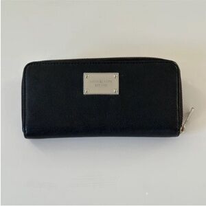 Michael Kors Black Zip Wallet